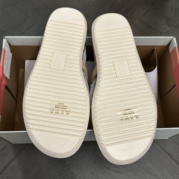 Soul Naturalizer Janice Thong Sandals in Bone Palm Print - Picture 3 of 6